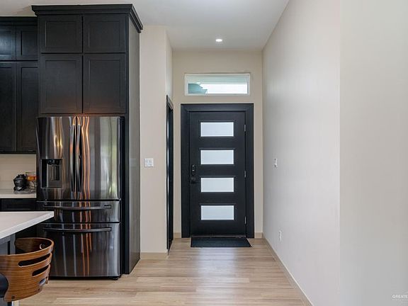 2nd image of 2203 McLeod Ave