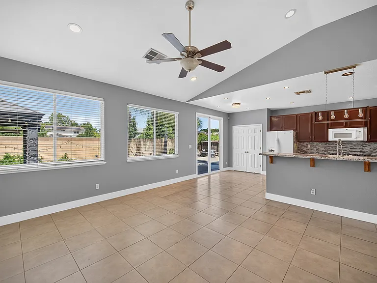 1490 Peppertree Rd — Photo 11