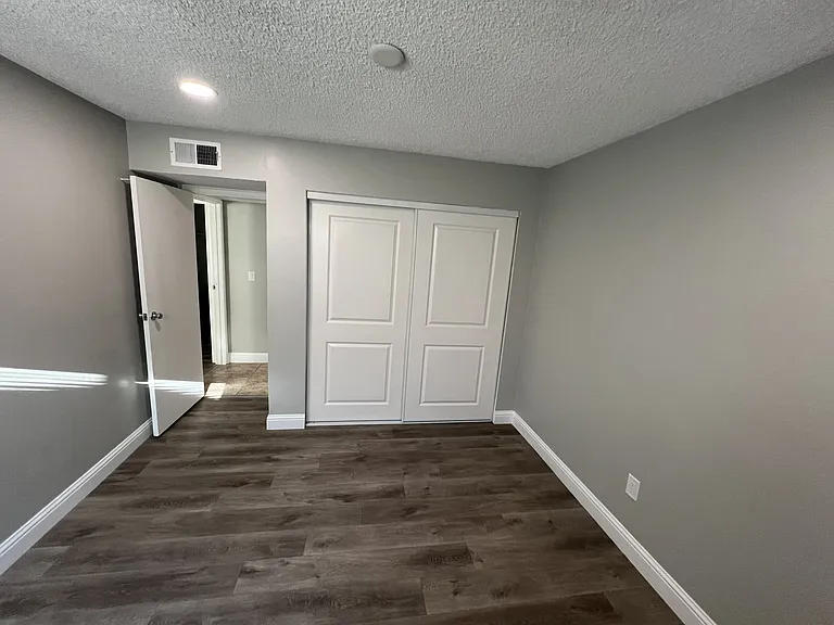 4713 Treanna Ave — Photo 6