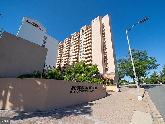 2nd image of 1301 N Courthouse Rd APT 1807