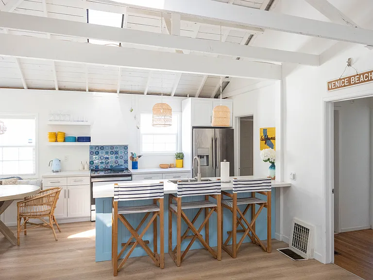 708 Machado Dr — Photo 12