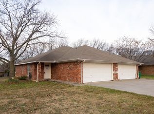 112-114 Honey Bee Dr, Joshua, TX 76058
