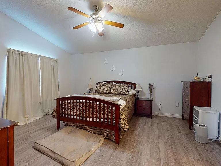 3249 Emerald Point Dr — Photo 20