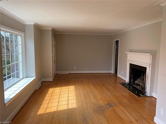 5th image of 1414 Desoto Pl