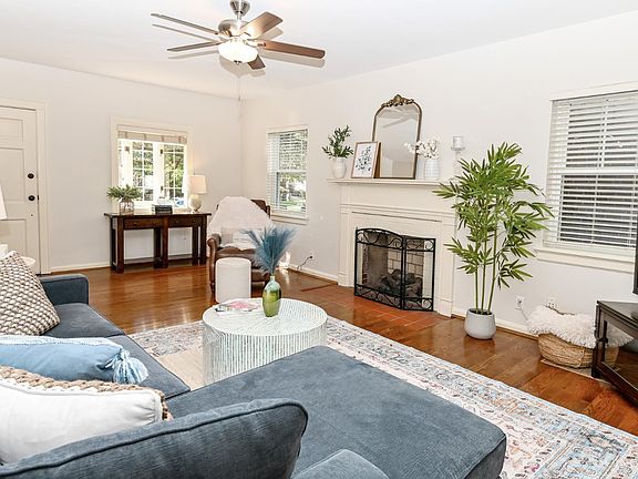 3rd image of 5044 W Eastwood Cir