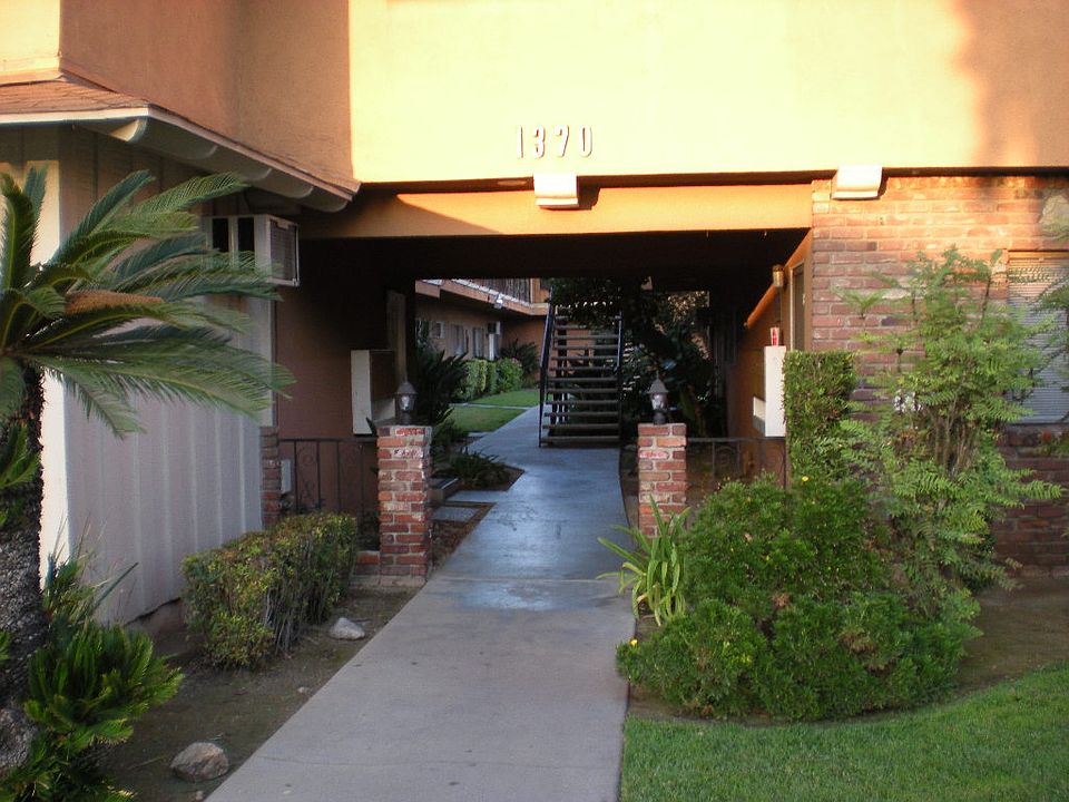 Building Photo 3