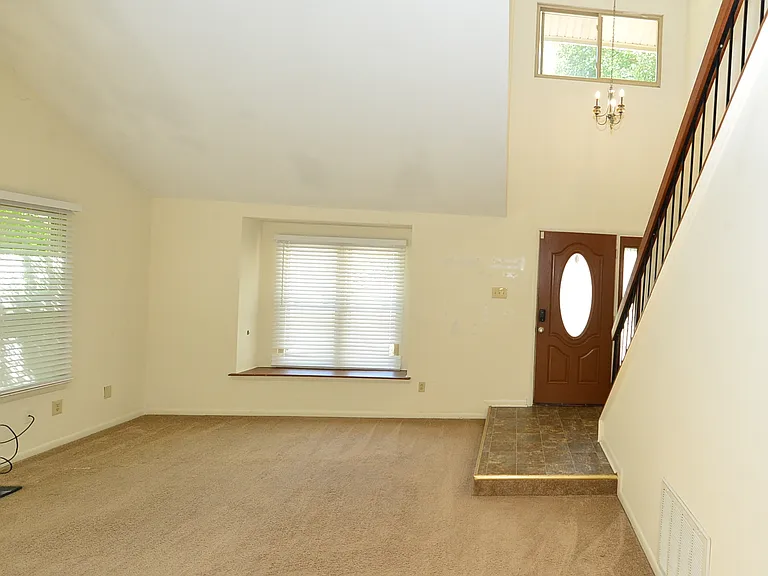 1548 Beachview Dr — Photo 13