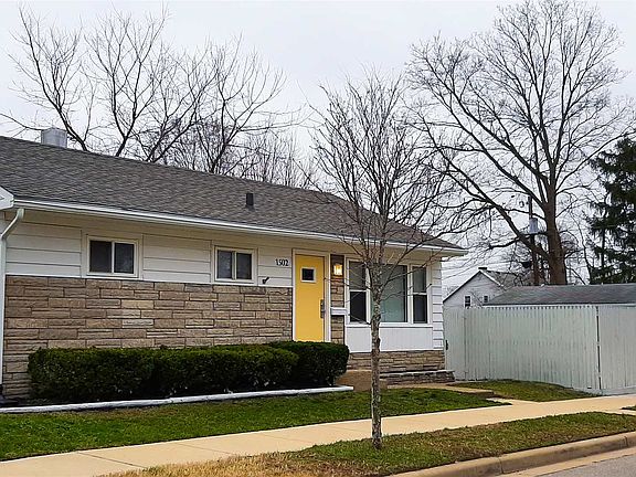 2nd image of 1502 E Dayton St