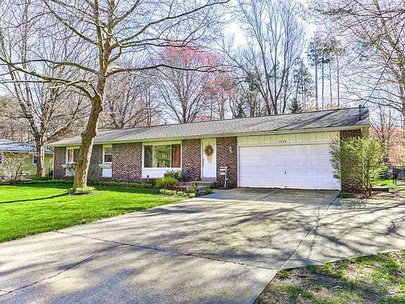 3rd image of 3448 N Lakeshore Dr