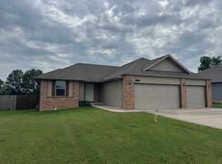 276 W Picardy St, Republic, MO 65738