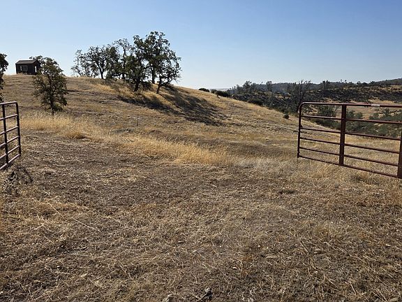 3rd image of 64 Gogo Rd