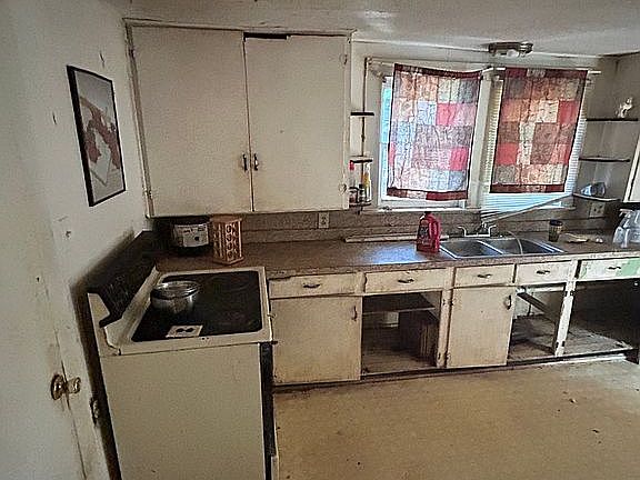 5th image of 1211 Forest St