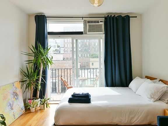 4th image of 248 W 21st St #5CC