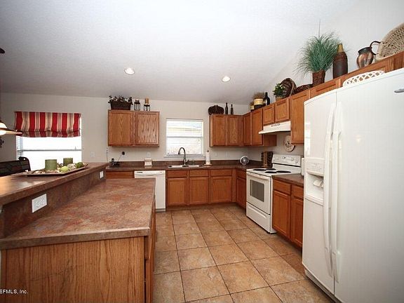 4th image of 2420 Winchester Ln