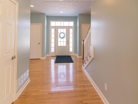 4th image of 221 Northwoods Dr