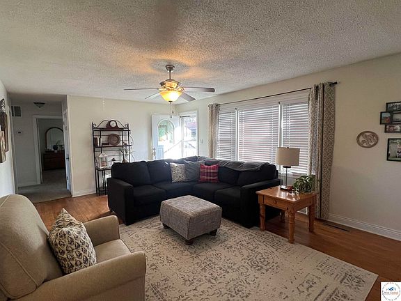3rd image of 1628 W 5th St