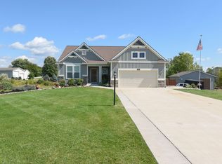 8860 Wabasis Pointe Dr NE, Greenville, MI 48838