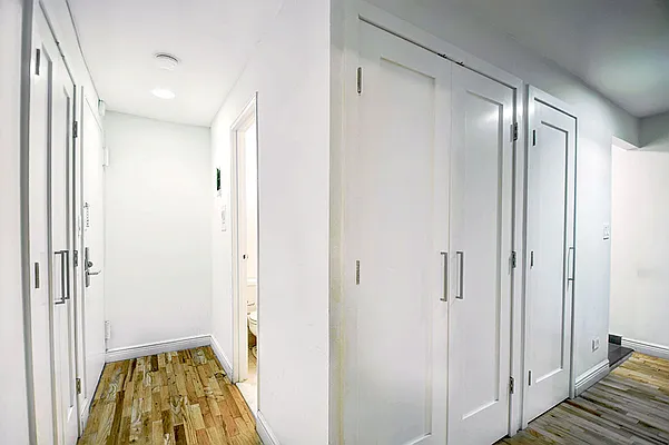 Rented by Urbane Brokerage | media 2