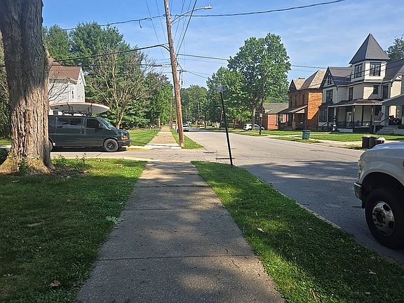 5th image of 349 Beaver St