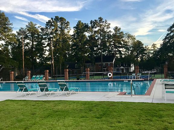 Pool, tennis and pickle ball courts