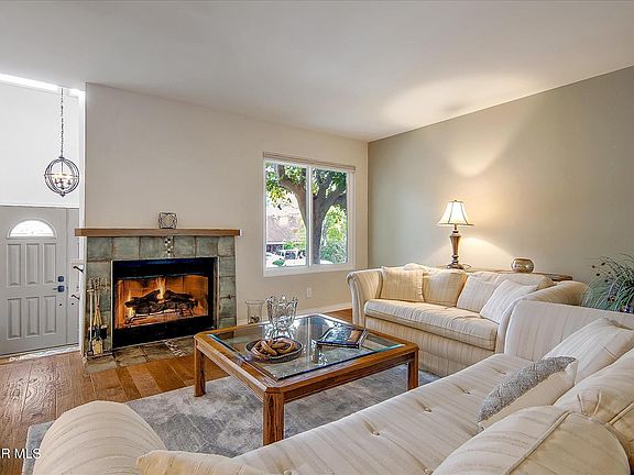 3rd image of 741 Valley Dr
