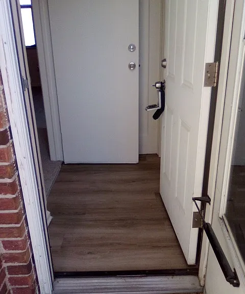 1437 N Ivy St — Photo 1