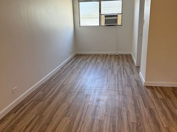 4th image of 218 Kaiulani Ave APT 7