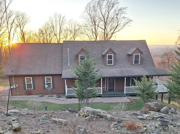 717 Bragg Dr, Front Royal, VA 22630