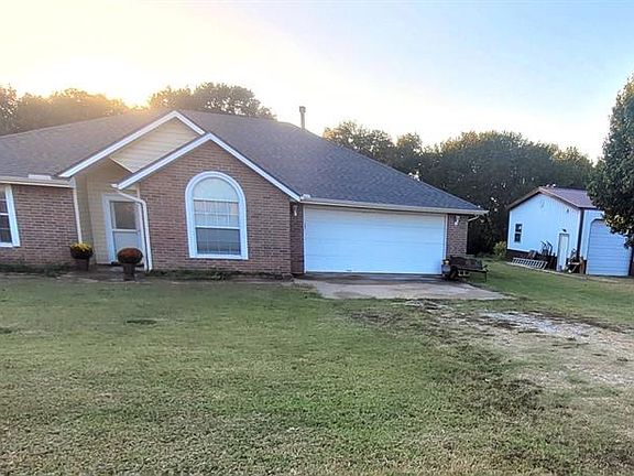 3rd image of 104 Camaron Dr
