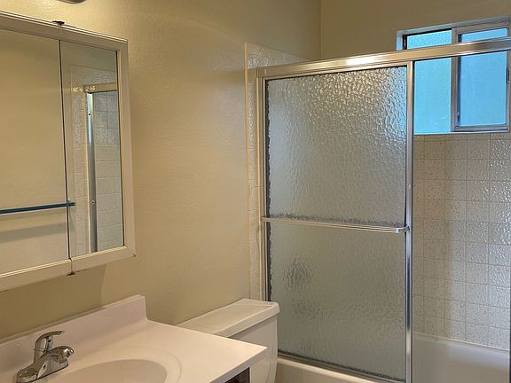 5th image of 314 Willow Ave APT 1