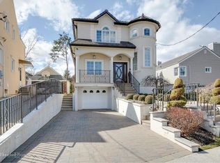 1234 166th St, Whitestone, NY 11357