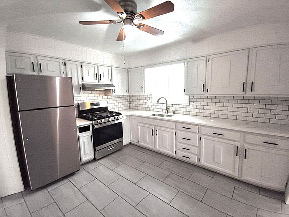 3rd image of 48 Tiffany St