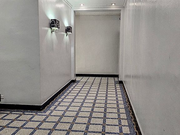 5th image of 234 W 13th St APT 36