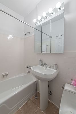 4th image of 420 E 80th St APT 8G