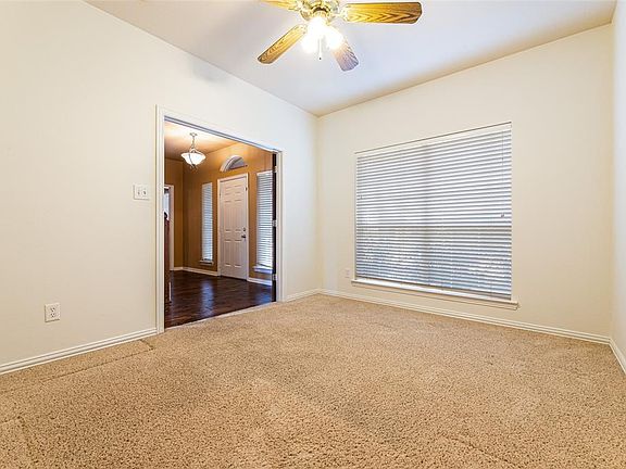 5th image of 3124 Hoffman Dr