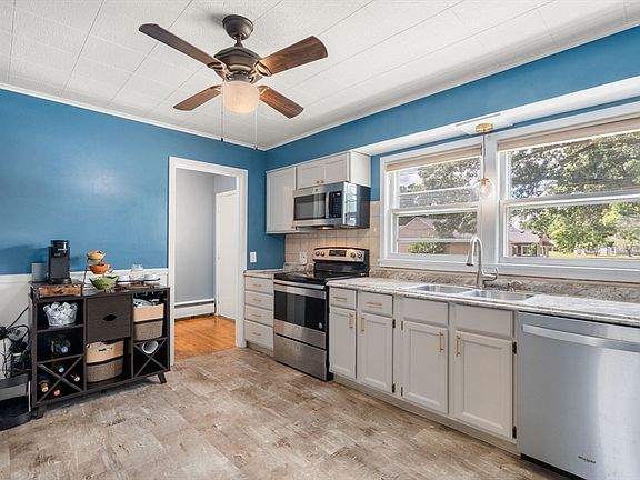 5th image of 55 Meadowlark Ln