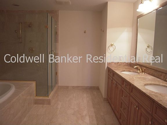 5th image of 300 Beach Dr NE APT 1202