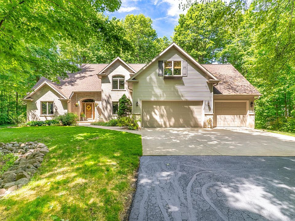 1st image of 1825 Pine Tree Ct
