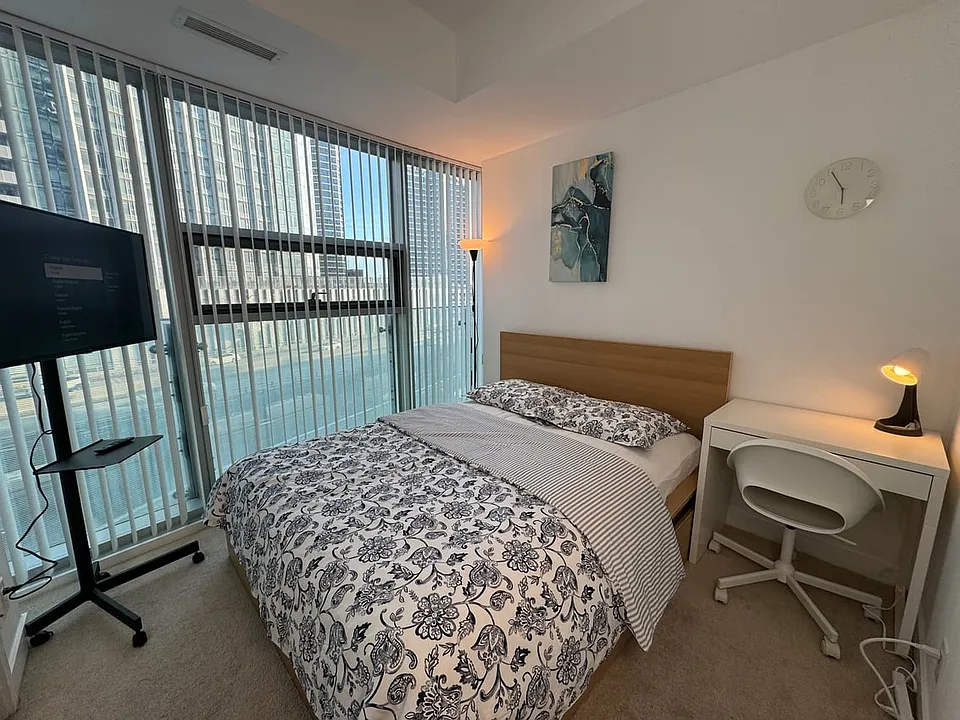 14 York St #402A