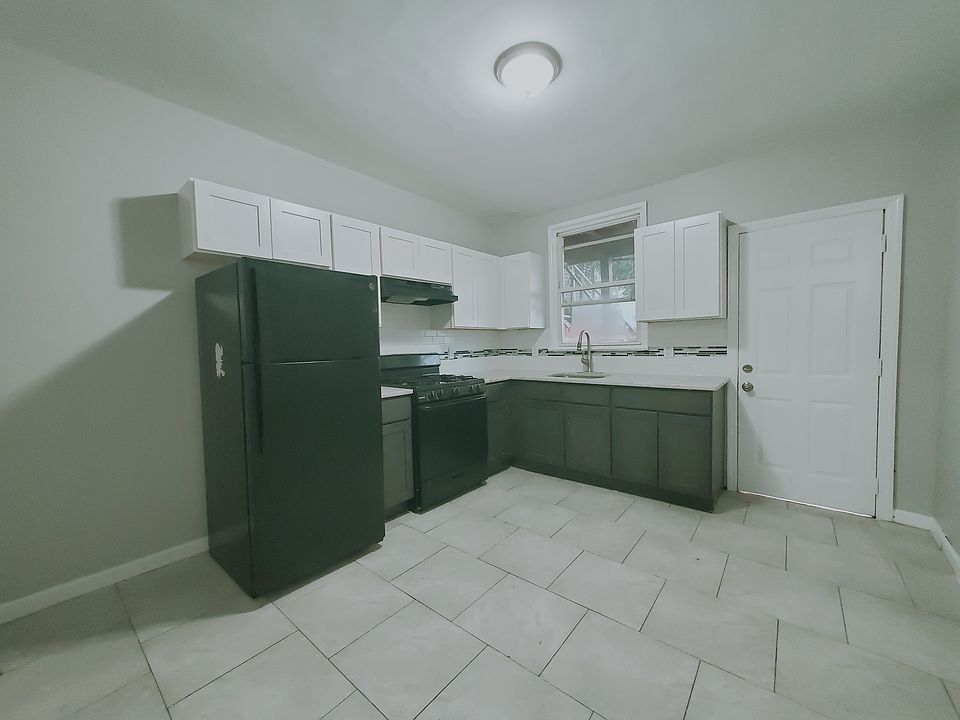 1st image of 352 Broadway #1R
