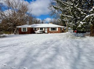 22905 Carleton Ave, Southfield, MI 48033