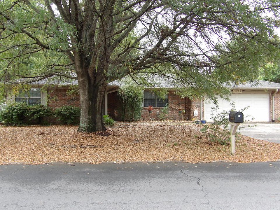 1st image of 1717 S Tampa Ave