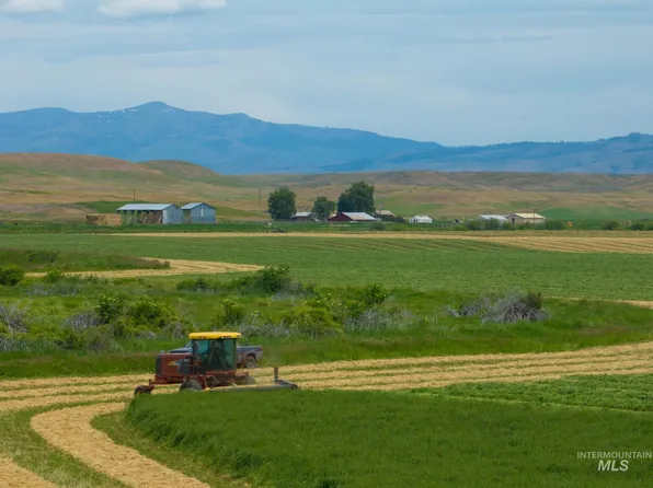 3661 N Crane Rd, Midvale, ID 83645