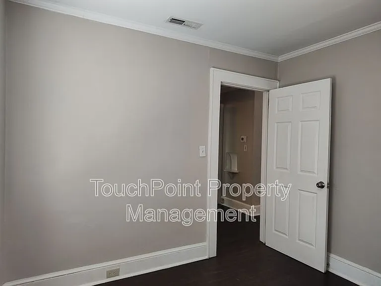 1405 Shamrock Dr — Photo 10