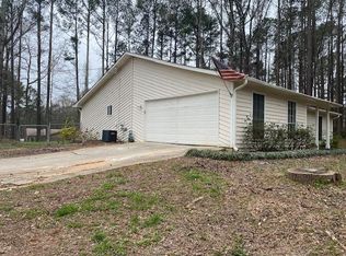 10 Chimney Smoke Dr, Stockbridge, GA 30281