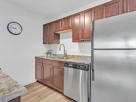 5th image of 3160 De Montreuil Ct Unit 401