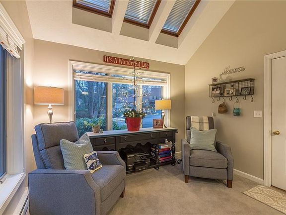 4th image of 4 Wildwood Dr #4