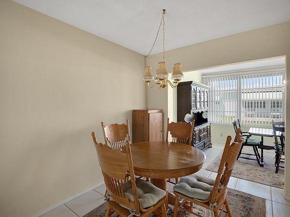 3rd image of 119 Leisureville Boulevard
