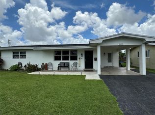 8440 NW 11th Ct, Pembroke Pines, FL 33024