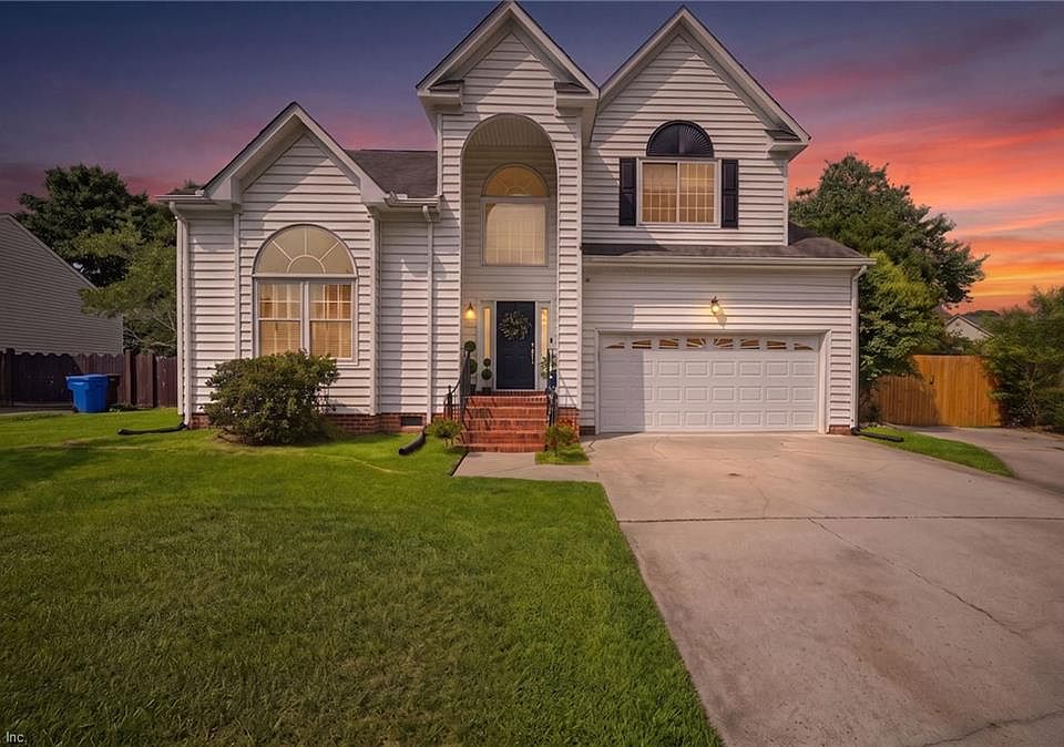 1st image of 2720 Deerfield Cres